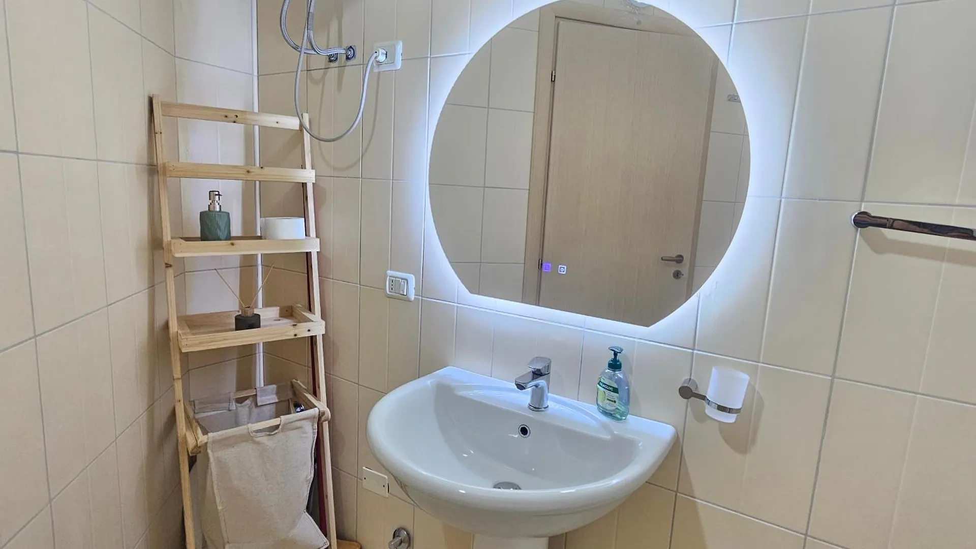 Flori Apartment City Center Vlore Albania